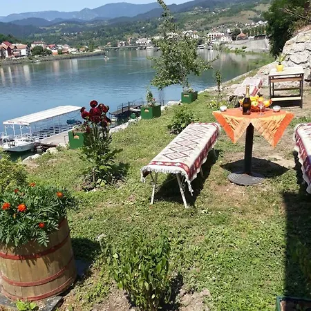 Lotika アパート Višegrad