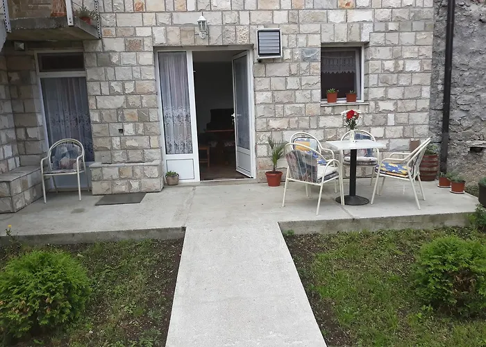 شقة لوتيكا *